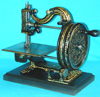 Collier serpentine - rear view.