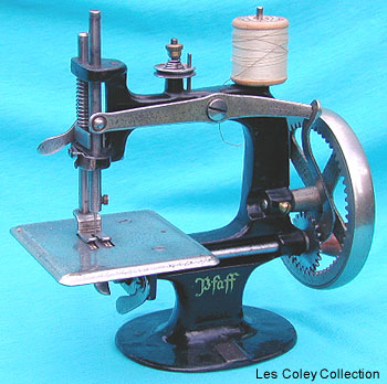 Pfaff miniature machine.